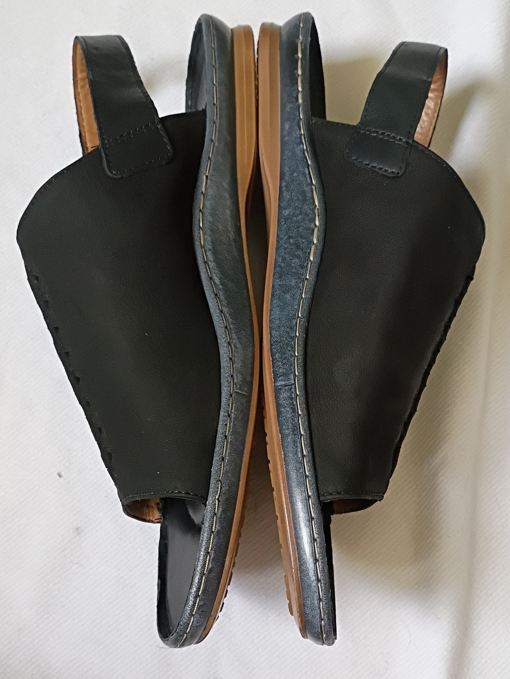 Artisan Clark's Black Leather Slides - Picture 3 of 8